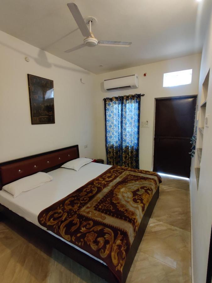 Varah Square Guest House Pushkar Exterior foto